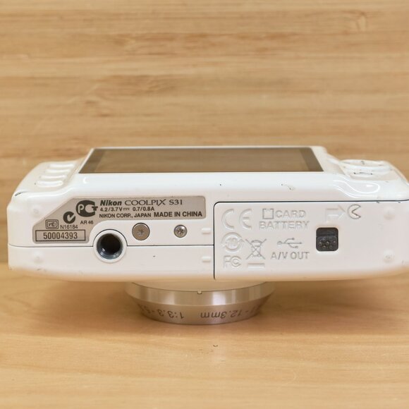 Nikon Coolpix S31 10.1 MP / Waterproof Digital Camera / White / Tested - Picture 6 of 6